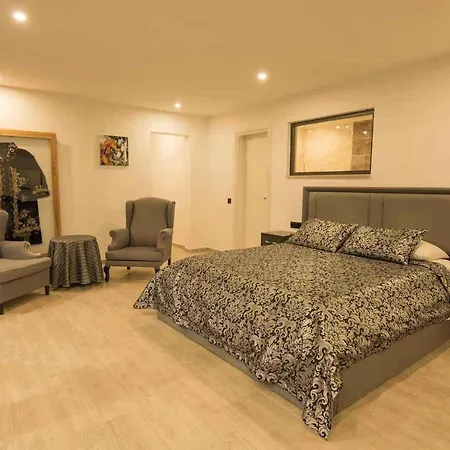 Villa Lux