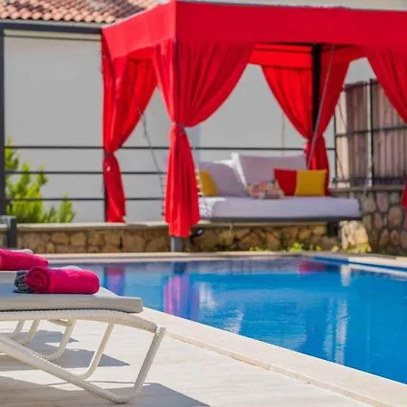 Lux Villa